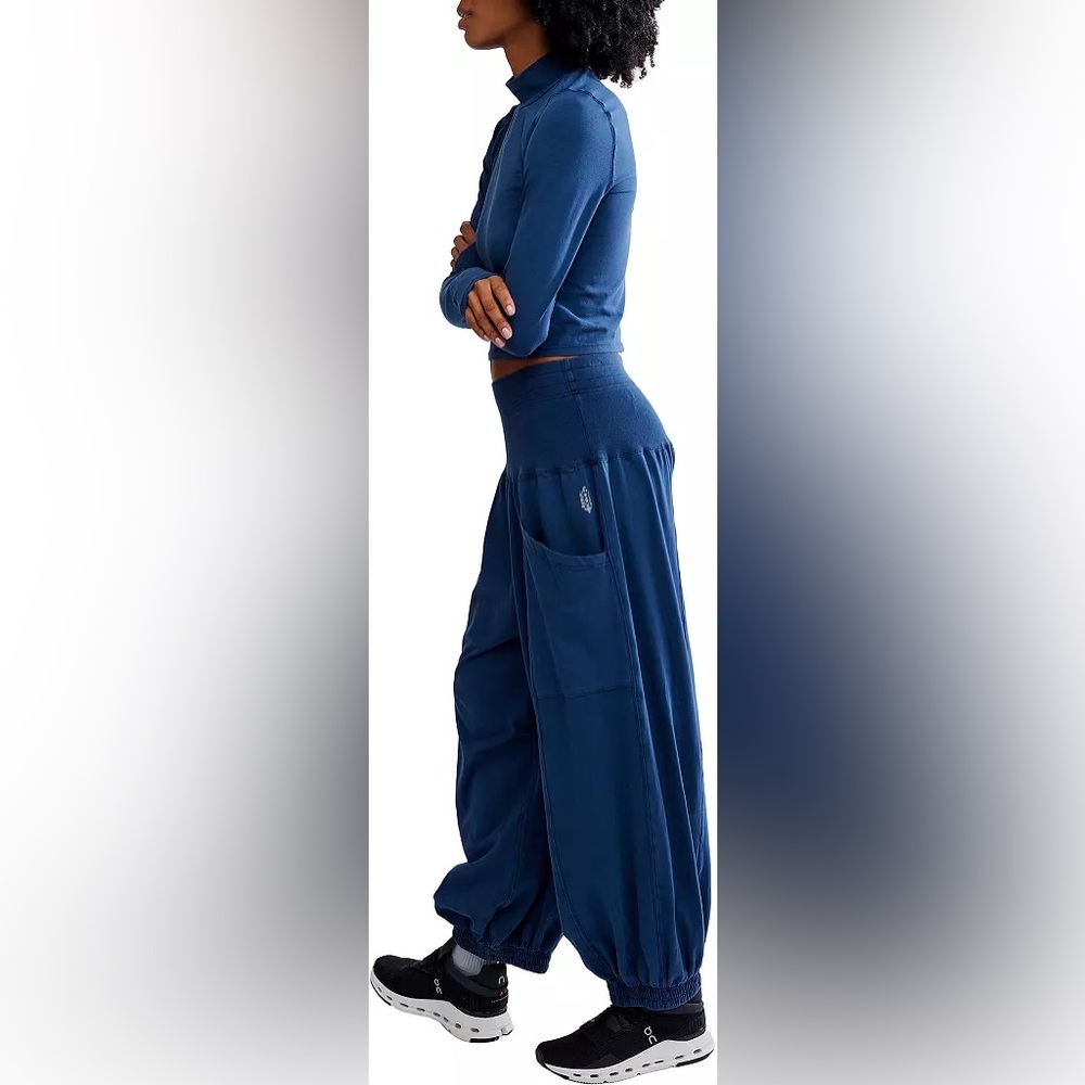 NWT FP Movement Women's Up In The Air 2-Piece Set - Picture 10 of 11